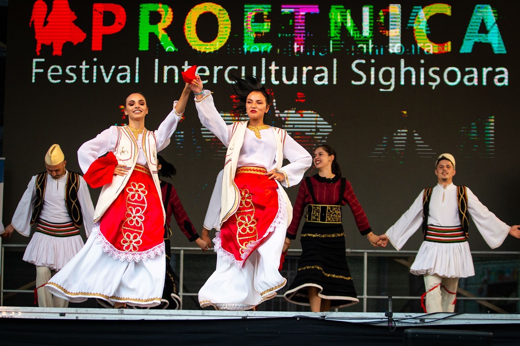 Dansatori albanezi la ProEtnica 2022